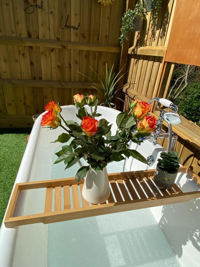 Cosy Dog Friendly Lodge With An Outdoor Bath On The Isle Of Wight Whitwell  Exterior foto