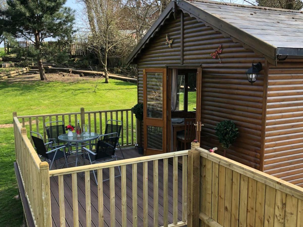 Cosy Dog Friendly Lodge With An Outdoor Bath On The Isle Of Wight Whitwell  Exterior foto